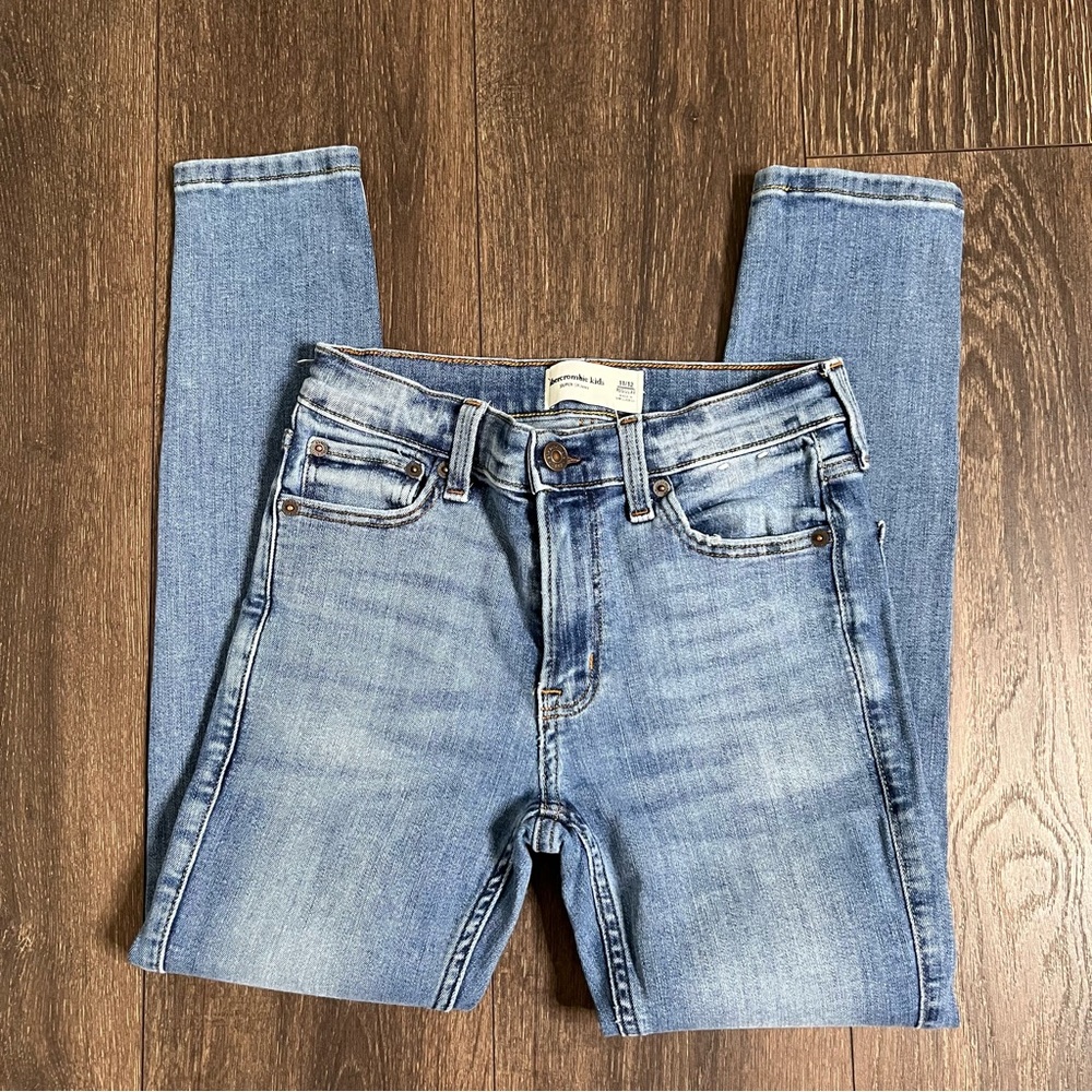Super skinny jeans in a blue wash, great quality.